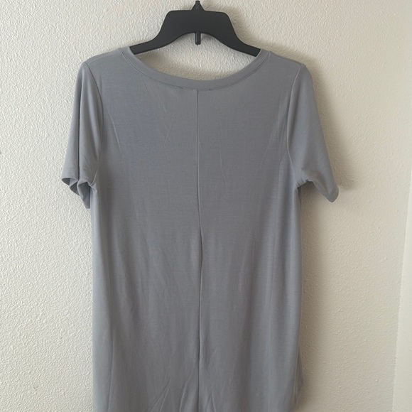 Zenana Outfitters Gray Loose Fitted Short Sleeve Tee. Size M. Minimalist - Picture 5 of 5